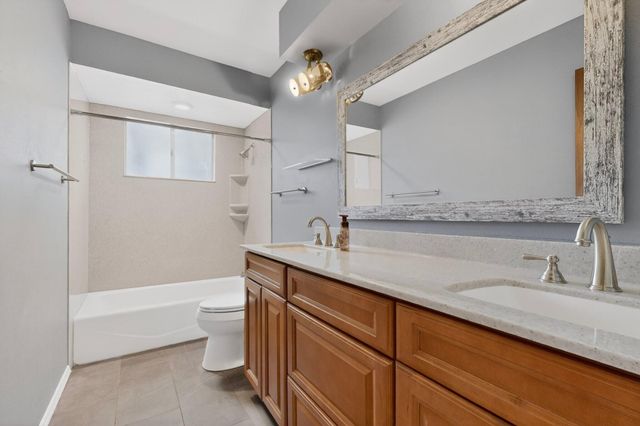 9817 Pitt Place NE, Albuquerque, NM 87111