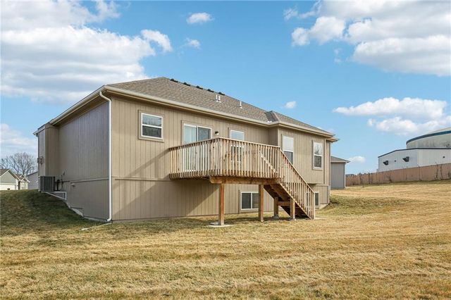 1207 NW Hilltop Lane, Grain Valley, MO 64029
