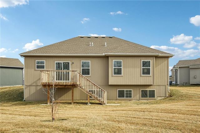1207 NW Hilltop Lane, Grain Valley, MO 64029
