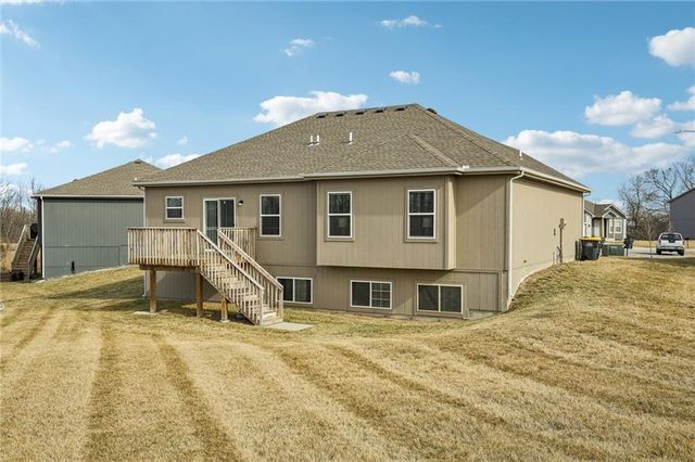 1207 NW Hilltop Lane, Grain Valley, MO 64029