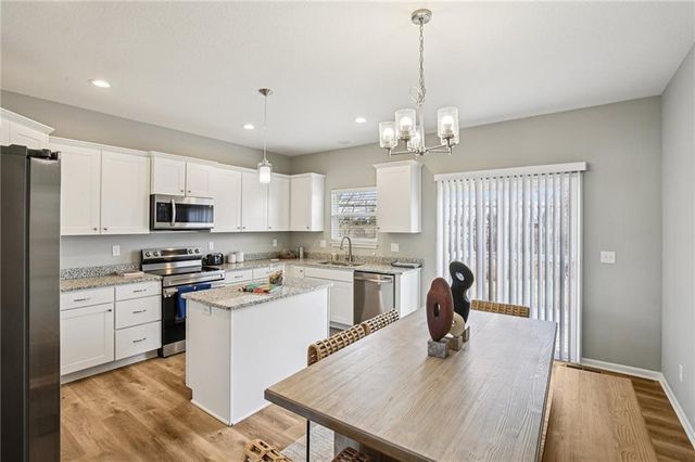 1207 NW Hilltop Lane, Grain Valley, MO 64029