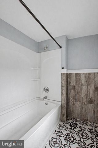 411 LAWRENCE ST, Burlington, NJ 08016
