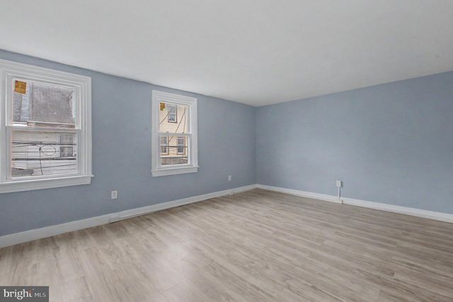 411 LAWRENCE ST, Burlington, NJ 08016