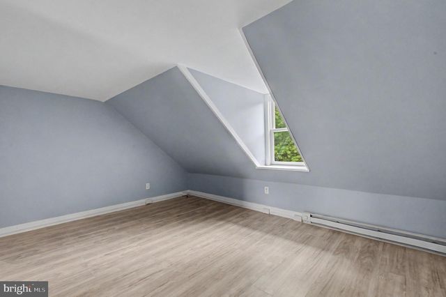 411 LAWRENCE ST, Burlington, NJ 08016