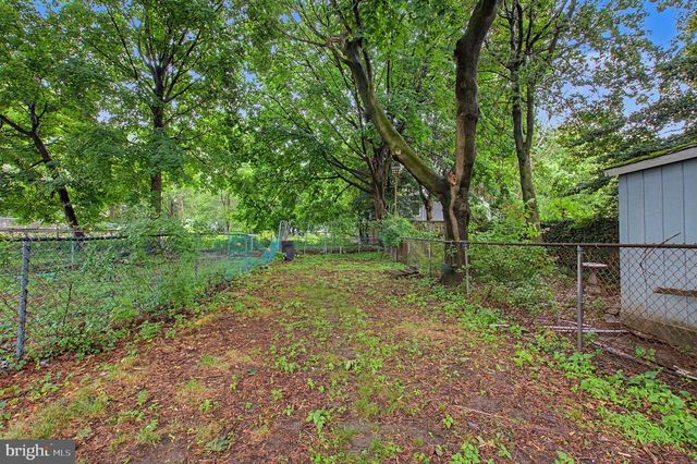 411 LAWRENCE ST, Burlington, NJ 08016