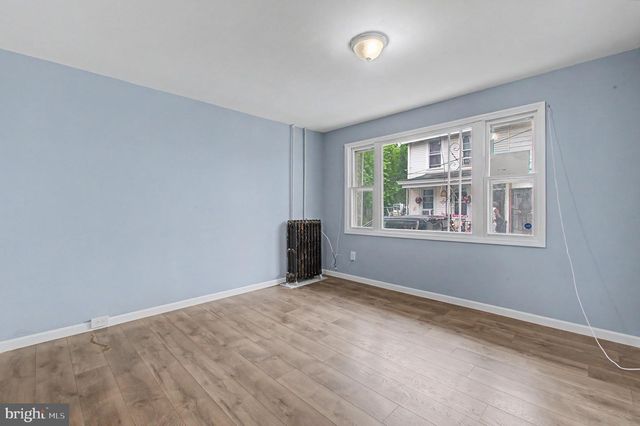 411 LAWRENCE ST, Burlington, NJ 08016