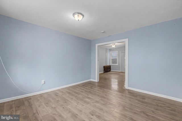 411 LAWRENCE ST, Burlington, NJ 08016