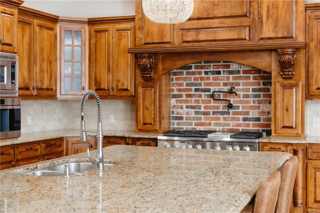 11228 Talamore Boulevard, Bentonville, AR 72712