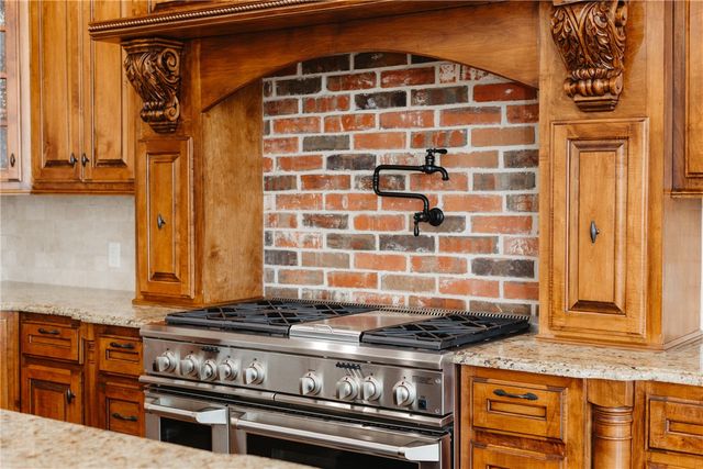 11228 Talamore Boulevard, Bentonville, AR 72712