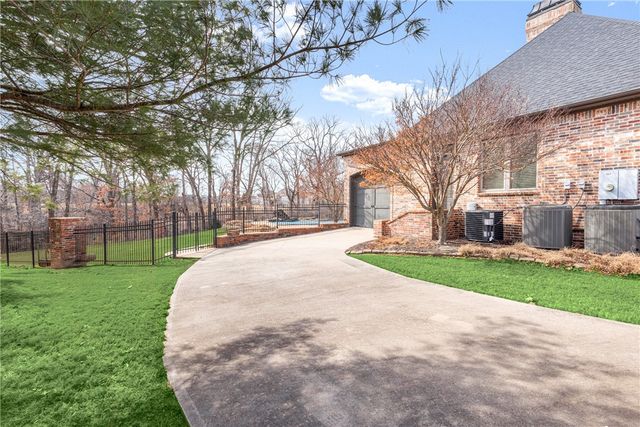 11228 Talamore Boulevard, Bentonville, AR 72712