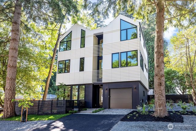 2011 NE 123rd Street, Seattle, WA 98125