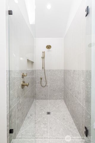 2011 NE 123rd Street, Seattle, WA 98125