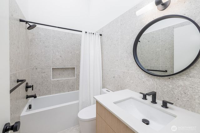 2011 NE 123rd Street, Seattle, WA 98125