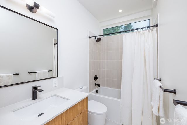 2011 NE 123rd Street, Seattle, WA 98125
