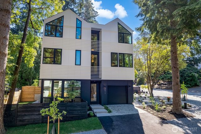 2011 NE 123rd Street, Seattle, WA 98125