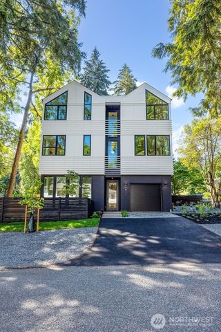 2011 NE 123rd Street, Seattle, WA 98125