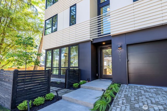 2011 NE 123rd Street, Seattle, WA 98125