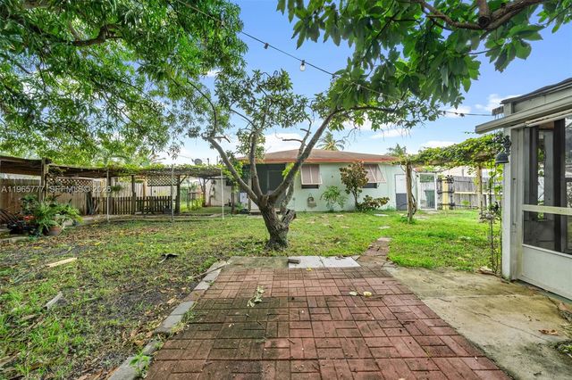 136 Cayman Dr, Palm Springs, FL 33461