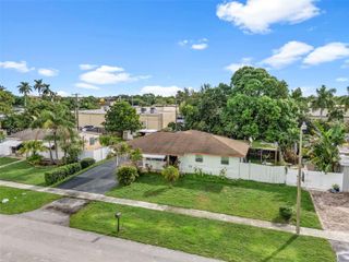 136 Cayman Dr, Palm Springs, FL 33461