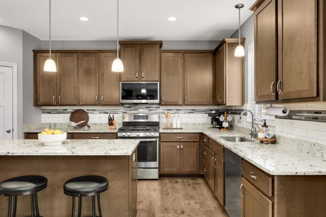 18994 Huxley Avenue, Lakeville, MN 55044