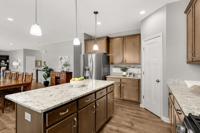 18994 Huxley Avenue, Lakeville, MN 55044