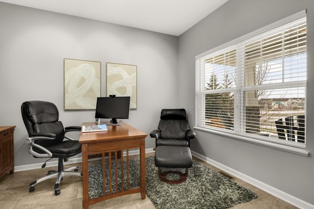 18994 Huxley Avenue, Lakeville, MN 55044