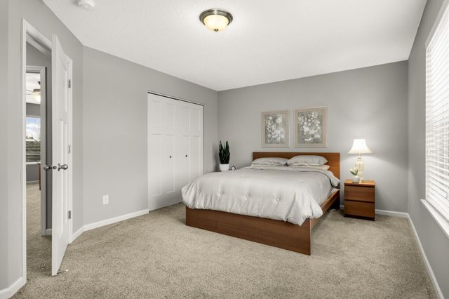 18994 Huxley Avenue, Lakeville, MN 55044