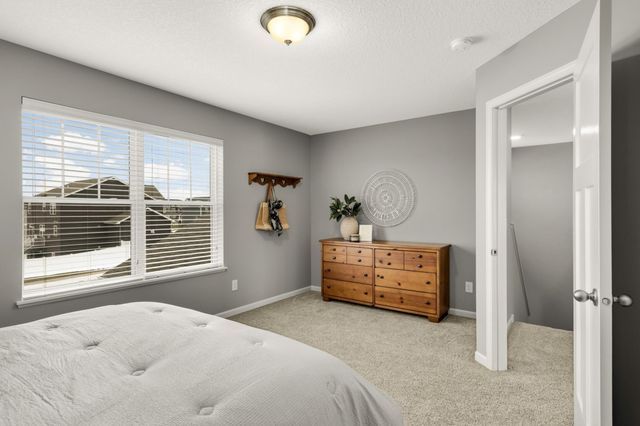 18994 Huxley Avenue, Lakeville, MN 55044