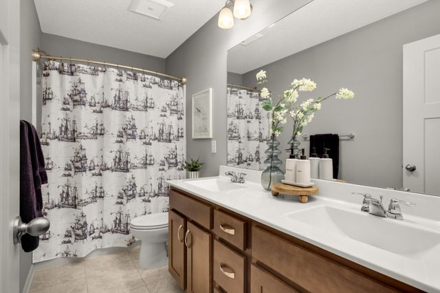 18994 Huxley Avenue, Lakeville, MN 55044