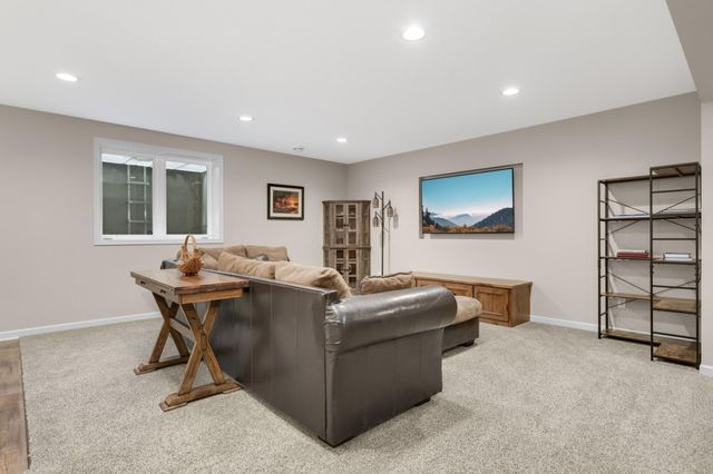 18994 Huxley Avenue, Lakeville, MN 55044