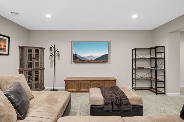 18994 Huxley Avenue, Lakeville, MN 55044