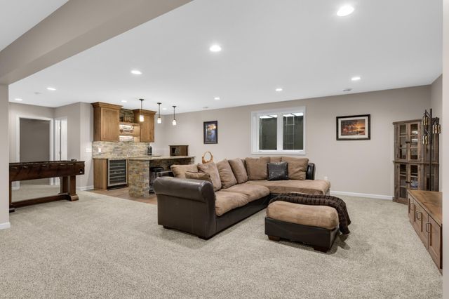 18994 Huxley Avenue, Lakeville, MN 55044