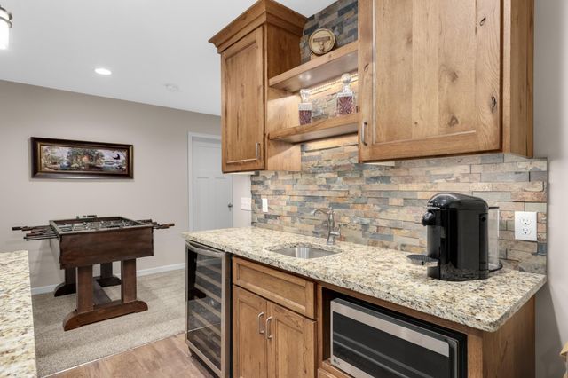 18994 Huxley Avenue, Lakeville, MN 55044