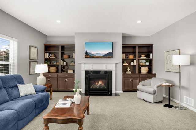 18994 Huxley Avenue, Lakeville, MN 55044