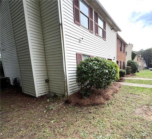 906 Silverwood Drive, Atlanta, GA 30349