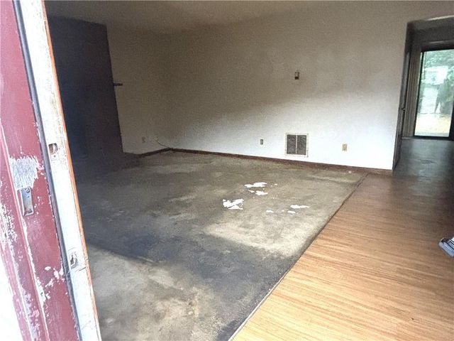 906 Silverwood Drive, Atlanta, GA 30349