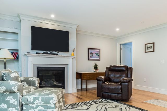 24 Willey Creek Rd Unit 105, Exeter, NH 03833
