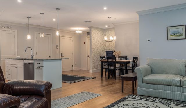 24 Willey Creek Rd Unit 105, Exeter, NH 03833