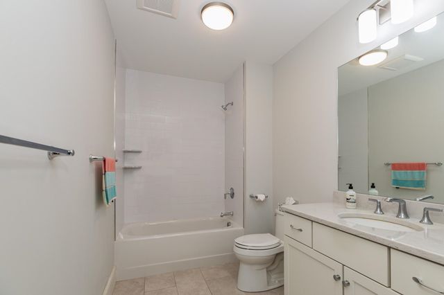 24 Willey Creek Rd Unit 105, Exeter, NH 03833