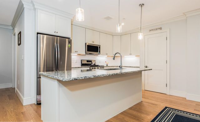 24 Willey Creek Rd Unit 105, Exeter, NH 03833