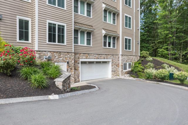 24 Willey Creek Rd Unit 105, Exeter, NH 03833