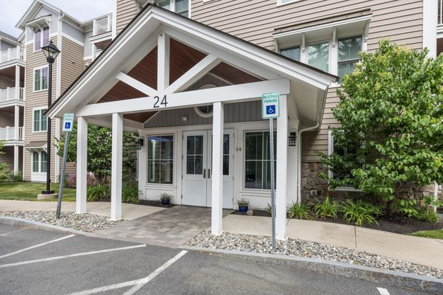 24 Willey Creek Rd Unit 105, Exeter, NH 03833
