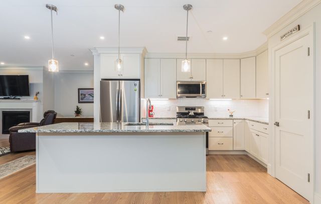 24 Willey Creek Rd Unit 105, Exeter, NH 03833