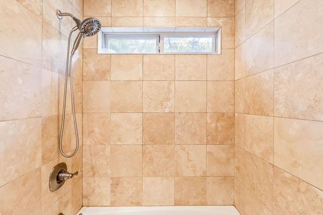 302 Kahana Ridge Dr, Lahaina, HI 96761