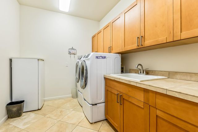 302 Kahana Ridge Dr, Lahaina, HI 96761