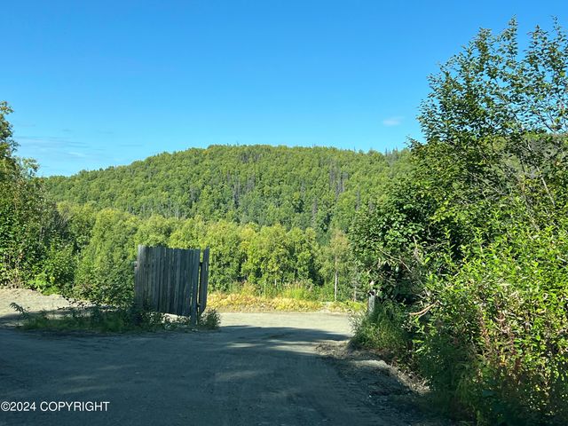 16613 N Woodward Circle, Willow, AK 99688