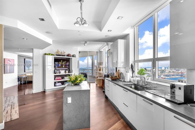 848 Brickell Key Drive LPH4401, Miami, FL 33131