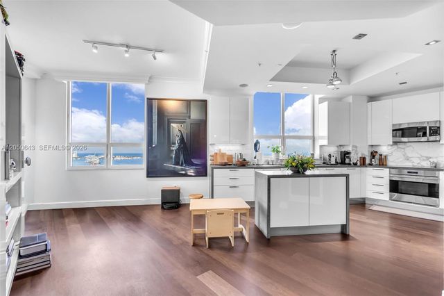 848 Brickell Key Drive LPH4401, Miami, FL 33131