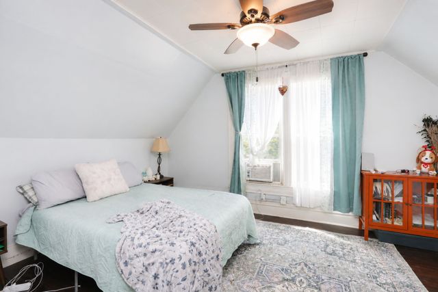 2115 E 13th Street, Des Moines, IA 50316