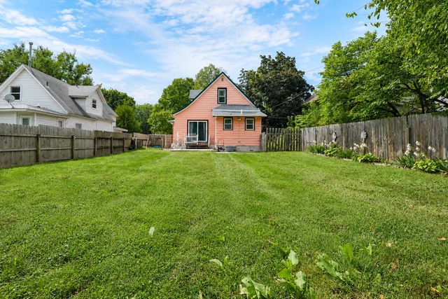 2115 E 13th Street, Des Moines, IA 50316